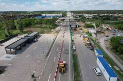 На Житомирській трасі відновлено рух вантажівок (фото)