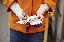 Санкції починають тиснути з усіх боків