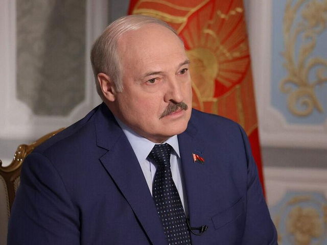 Готовит белорусов к войне? Лукашенко придумал новые обвинения против Украины