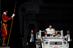 Блокада зерна: Папа Римский призвал сложить продовольственное «оружие войны»