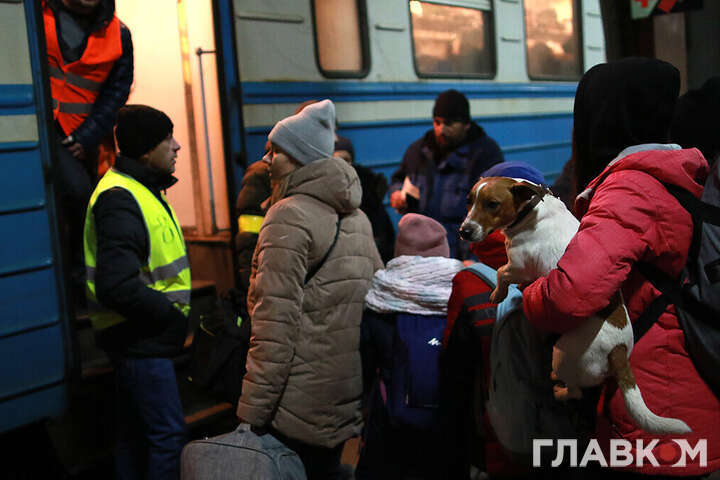 Допомога українським біженцям. Польща зважилась на жорстке рішення