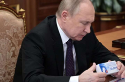 Путин лечился от рака в апреле, говорится в секретном отчете американской разведки