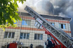 У Тюмені палає будівля автобази обласної думи (відео)