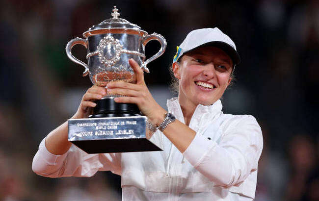 «Залишайтеся сильними». Найкраща тенісистка світу підтримала Україну після перемоги на Roland Garros
