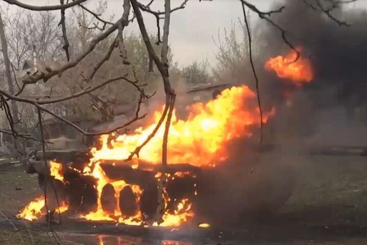 Пограничники показали, как сожгли российский танк (видео)
