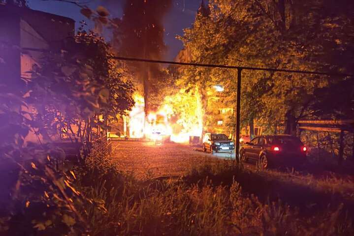 Центр оккупированного Донецка подвергся обстрелам, в городе масштабные пожары (видео)