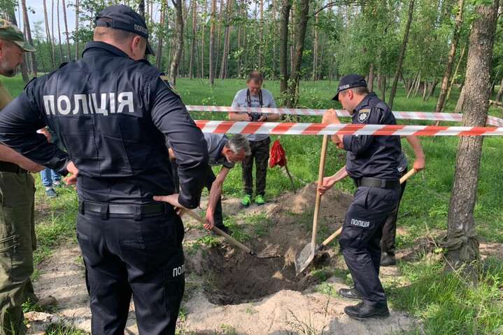В Киевской области нашли тело еще одного убитого оккупантами гражданского (фото)