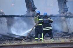 На Харківщині через обстріли сталася пожежа на підприємстві, є постраждалі