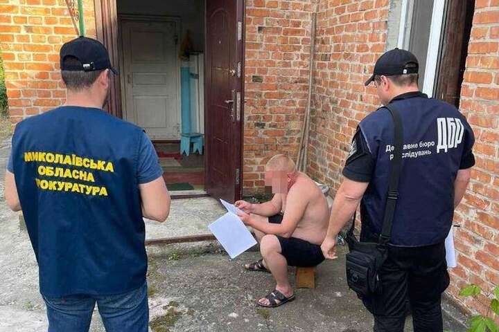 На Миколаївщині двоє поліцейських передали окупантам табельну зброю