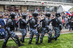 История Крыма повторяется: оккупанты взялись «зачищать» медиа в Херсоне