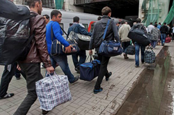 Россию массово покидают мигранты из стран СНГ: статистика