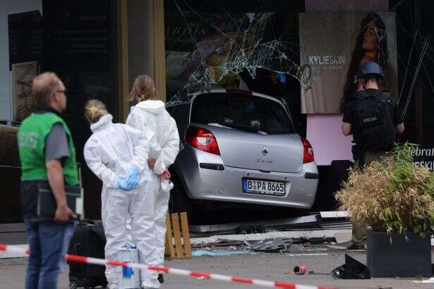 У Берліні автівка протаранила групу школярів: є жертви