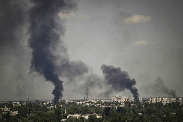 Луганщина: рашисты ударили по аммиачному цеху химзавода «Азот» (фото)