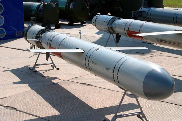 РФ готує нові удари по Україні: до Криму завезли ракети «Калібр»