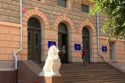 У Чернівецькій ОВА проходять обшуки – ЗМІ 