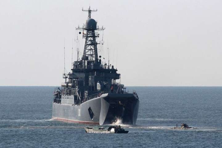 У Чорному морі окупанти тримають напоготові шість кораблів з ракетами – Міноборони