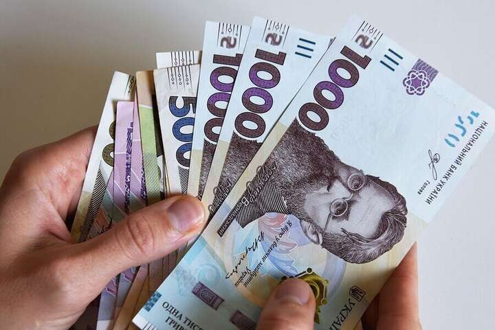 Українські переселенці ще в одній країні зможуть обміняти гривні на євро