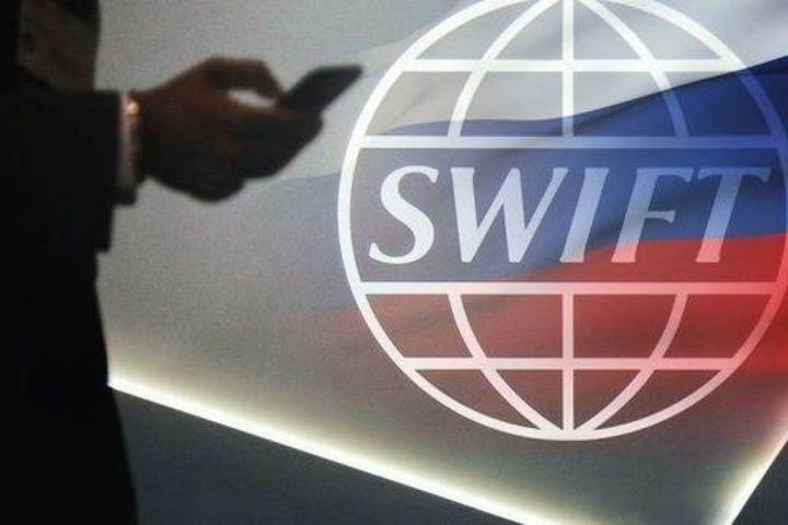 Сегодня ЕС отключает от Swift три российских банка