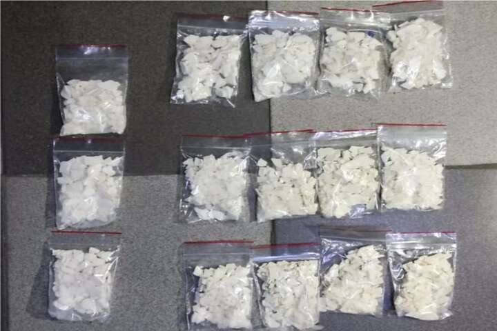 У Києві викрито наркоділка з партією кокаїну на 3,5 млн грн (фото)