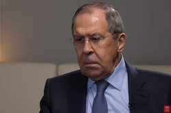 Лавров вигадав відразу дві різні версії початку війни