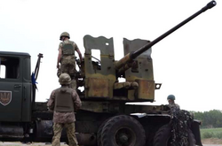 «Очередь стоит на призыв». Залужный показал, как воюет тероборона (видео)