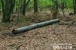 Рятувальники виявили у лісі на Житомирщині корпус реактивної ракети