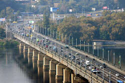 Громадський транспорт відновлює маршрути через міст Патона