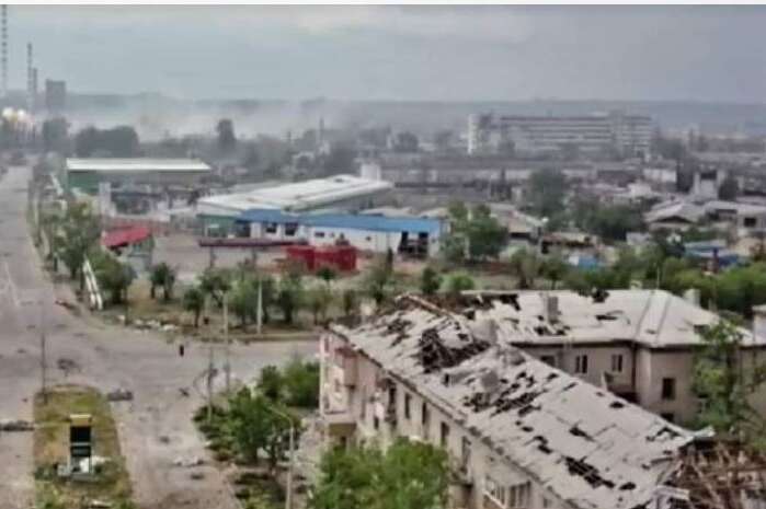 На Луганщині рашисти влучили в цегляний завод (фото)