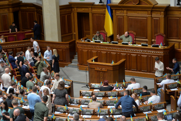 20 червня Верховна Рада провела 13-те за ліком засідання від початку повномасштабної війни Росії проти України - Корупція, насильство, секс та «Сімпсони». Чим займались депутати у 117-й день війни