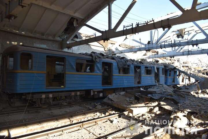 Рашисти обстріляли депо харківського метрополітену: є постраждалі (фото) 