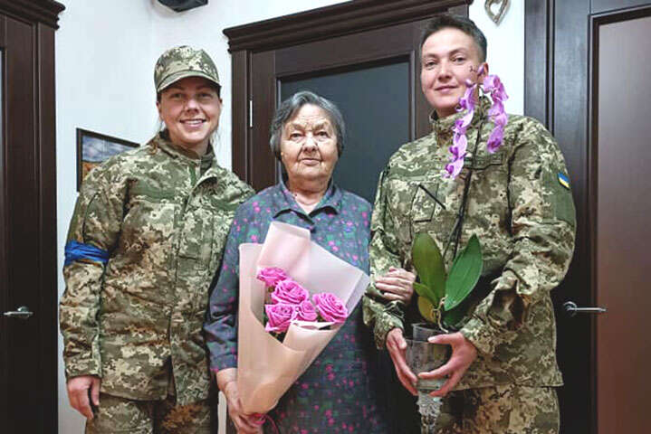 Суд відпустив сестер Савченко на війну: деталі справи