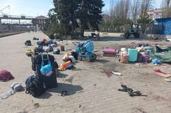 У квітні російські війська завдали удар по вокзалу в Краматорську, де перебували тисячі мирних українців