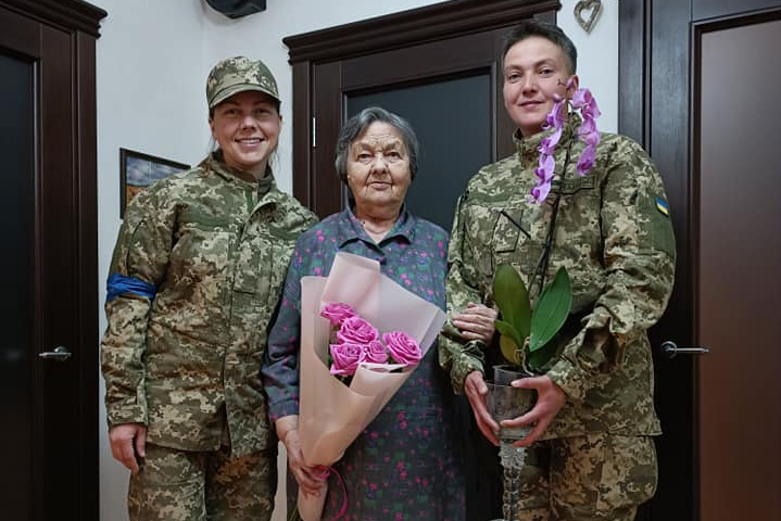 Суд отпустил сестер Савченко на войну: детали дела