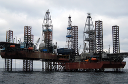 Російські окупанти використовували вкрадені у України бурові платформи для виконання військових завдань