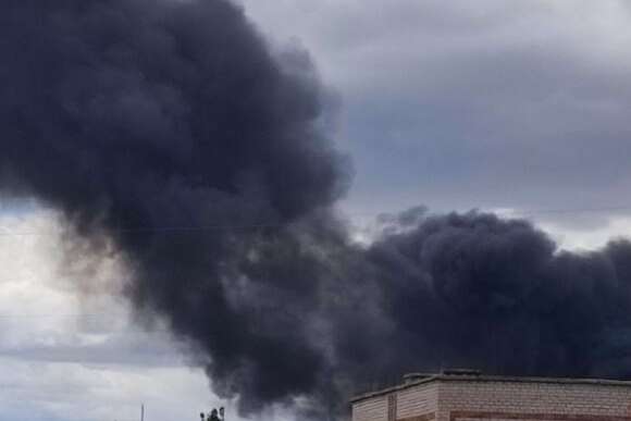 Окупанти завдали сім ракетних ударів по Миколаєву: місто охопили пожежі (фото)