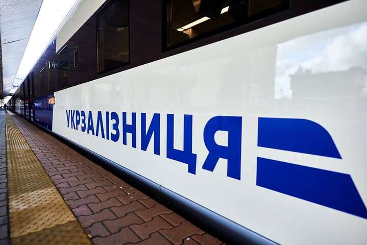 На Львівщині з рейок зійшов вагон: деякі поїзди затримуються
