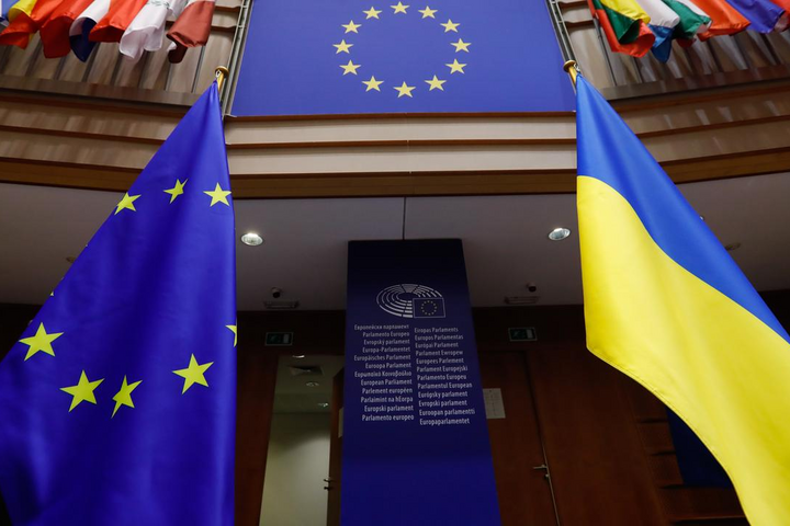 Отдельным вопросом лидеры стран ЕС рассмотрят представление Украины, Молдовы и Грузии на членство в ЕС - Статус кандидата в ЕС: на саммите в Брюсселе сегодня решится судьба Украины