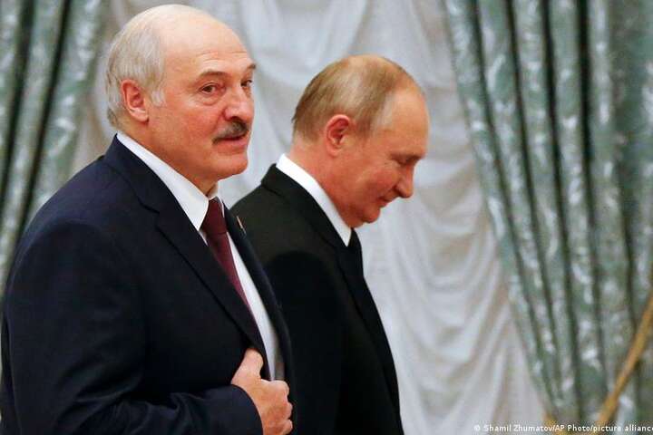 Лукашенко полетів до Путіна. У диктаторів справ на три дні