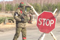 Окупанти частково дозволили евакуацію з Маріуполя