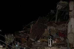 Ночные обстрелы Харькова: горели балконы многоэтажек, автомобили, гаражи (видео)