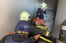 З-під завалів будинку в Києві, де було влучено ракетою під час ворожого обстрілу, дістали семирічну дівчинку