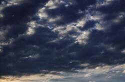 Над Киевом стелется дым