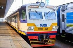 «Укрзалізниця» збільшує кількість поїздів до Ірпеня, Бучі та Коростеня (список)