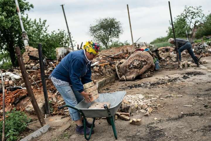 Українці назвали найвразливіші сфери життя під час війни