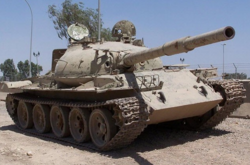 Агресор має намір дати танкам Т-62 друге життя, буквально загнавши їх у землю