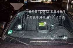 Під Києвом величезний град пошкодив автівки (фото)