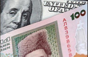 Валютная стабильность рухнула. Украинцы снова принялись скупать доллары