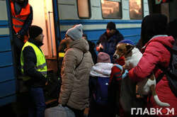 Польща припинила виплату допомоги українським біженцям