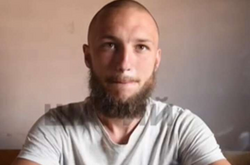 Антон Краминский служит снайпером в полку «Азов»