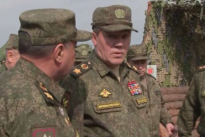 Начальник генштабу армії РФ прибув в окуповані райони України